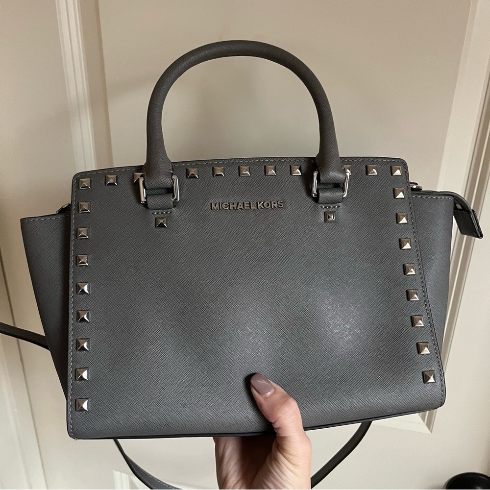 Michael Kors studded Selma handbag - gray
